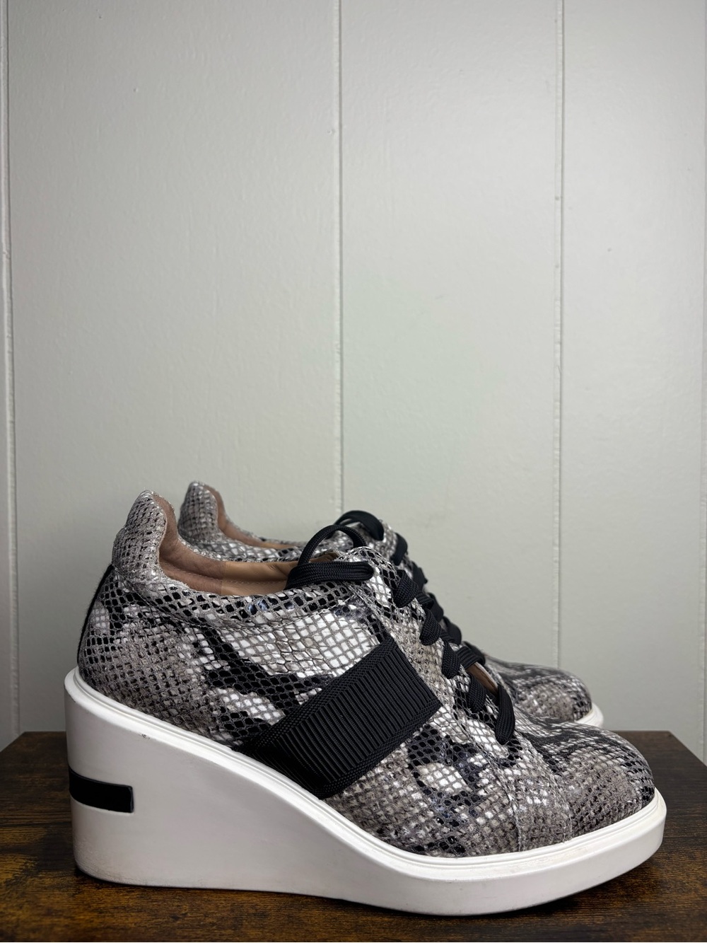 Linea Paolo Wedge Sneaker Black White Snakeskin Size 7.5